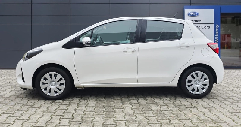 Toyota Yaris cena 47900 przebieg: 100475, rok produkcji 2019 z Miłomłyn małe 466